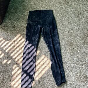 Women’s lululemon navy tie dye align leggings